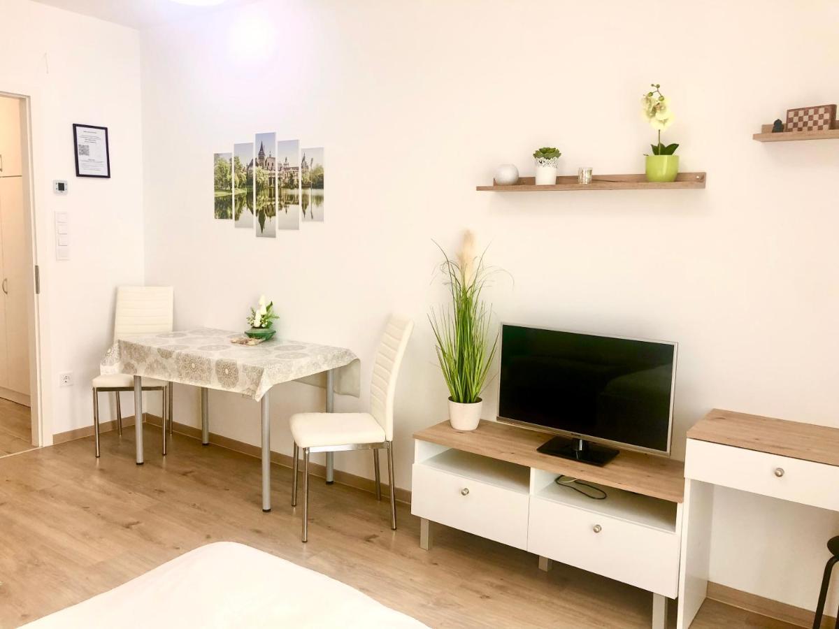 Sweet Home Apartman , 30Sqm Studio, Free Private Parking, Mountain View, Balcony, 20 Min From Downtown Budapeşte Dış mekan fotoğraf