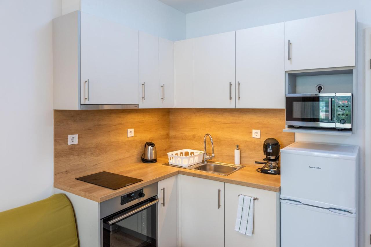 Sweet Home Apartman , 30Sqm Studio, Free Private Parking, Mountain View, Balcony, 20 Min From Downtown Budapeşte Dış mekan fotoğraf